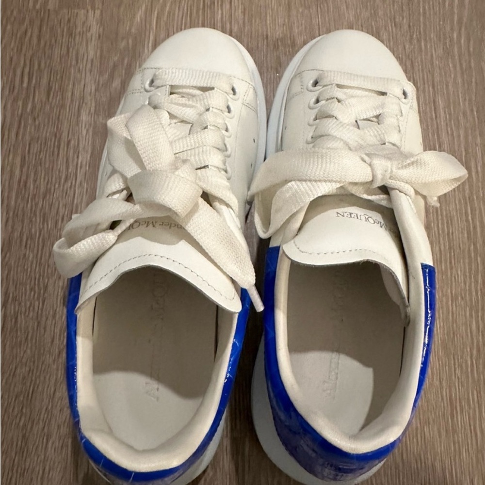 Alexander McQueen Kids White and Royal Blue Sneakers